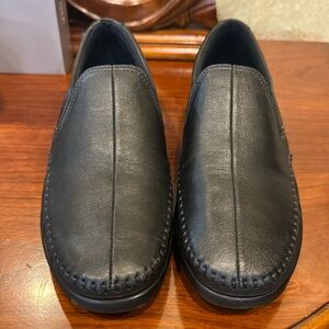 SAS Comfort walking shoes, size 7, leather black